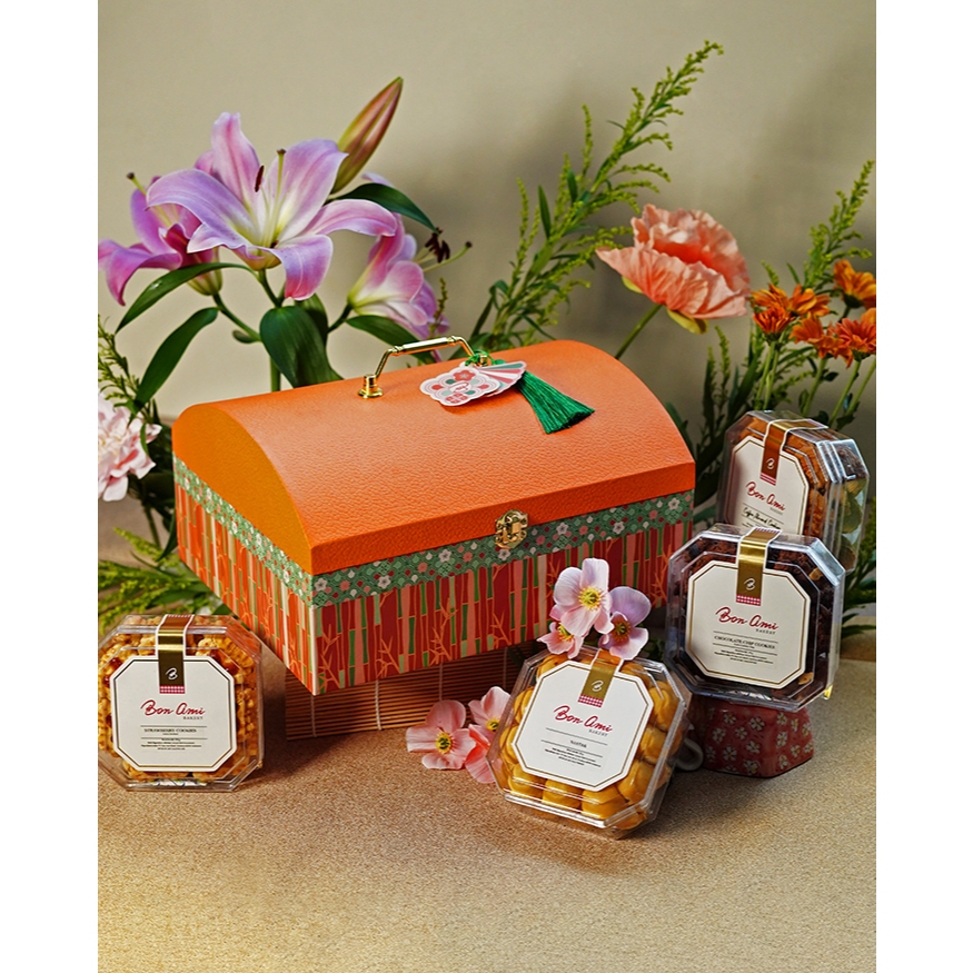 

Lunar Treasure - Hampers Imlek Chinese New Year Bon Ami Bakery