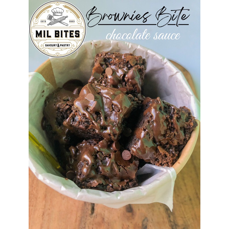 

Fudgy Brownies Saus Coklat