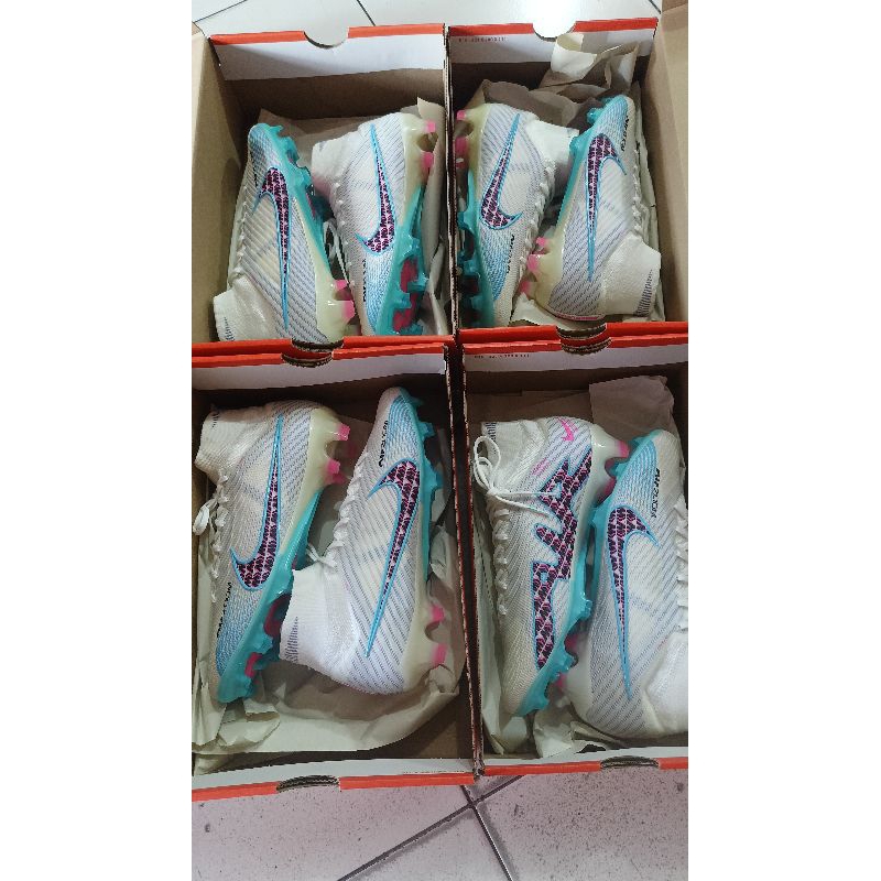 Sepatu Olahraga Nike