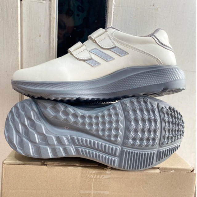 LIMITID EDISION RENDOM SEPATU CADDY/SEPATU GOLF KULIT ASLI
