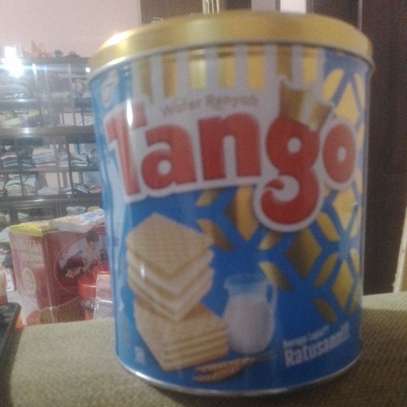 

wafer tanggo kaleng