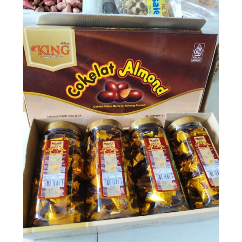 

Coklat almond D'king/Coklat musdalifah 1Dus isi 4