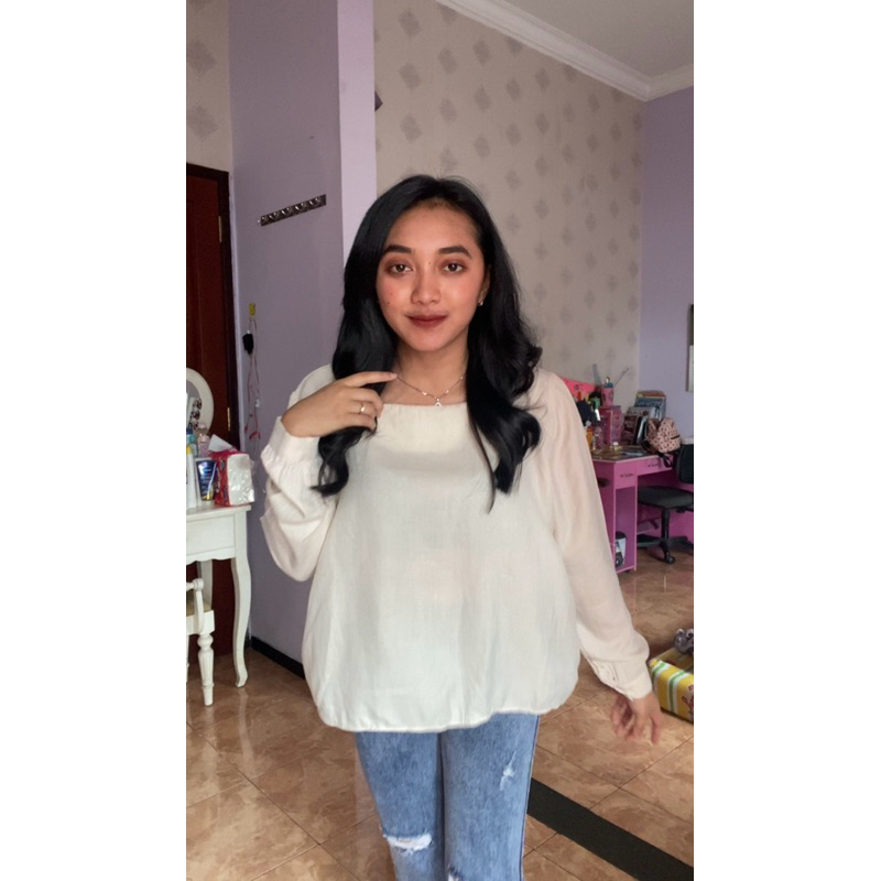 Blus Lengan Panjang Putih Wanita