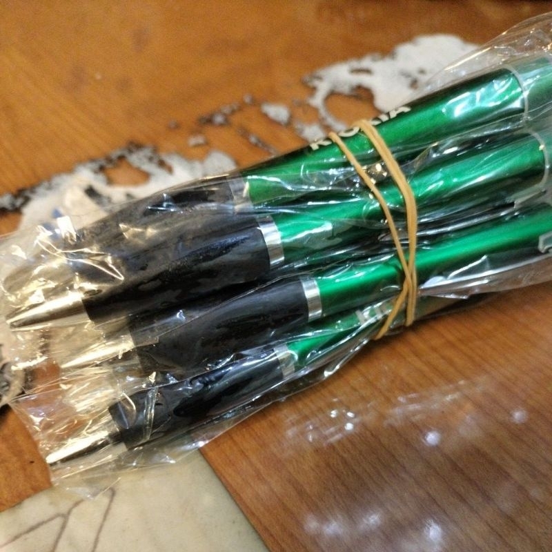 

Pulpen bolpoin merek Kioxia LED