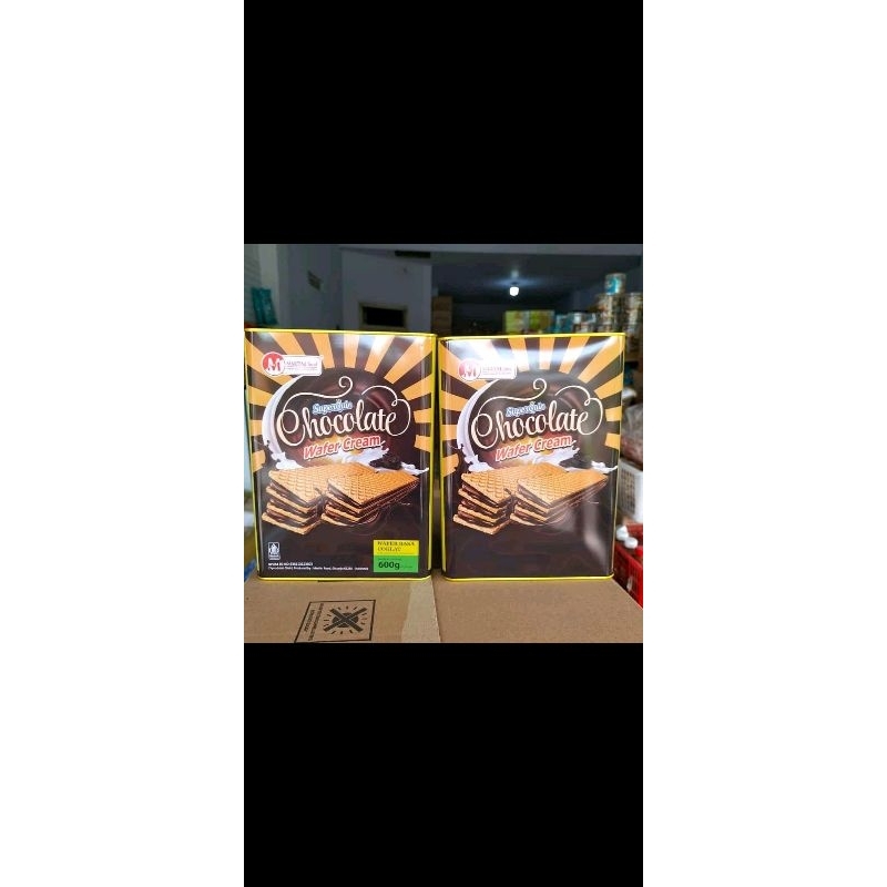 

chocolate wafer cream kaleng besar