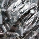 KAPASITOR ELKO 1000UF/35VOLT ELCO 1000UF/35VOLT