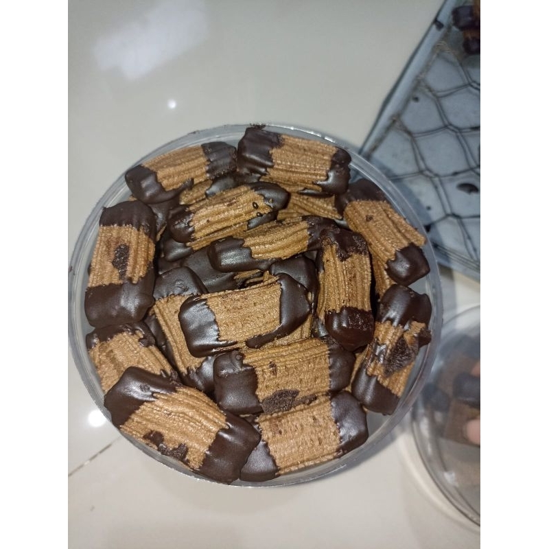 

Kue Kering Cokelat Hitam Collata