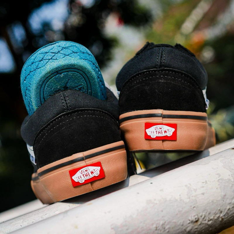 Vans Off The Wall Sepatu Sneakers Hitam dan Coklat