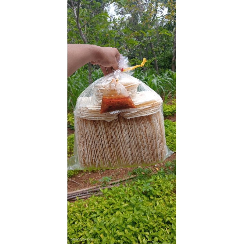 

Gambir ikan kemasan ½ball khas madura(free sambel)