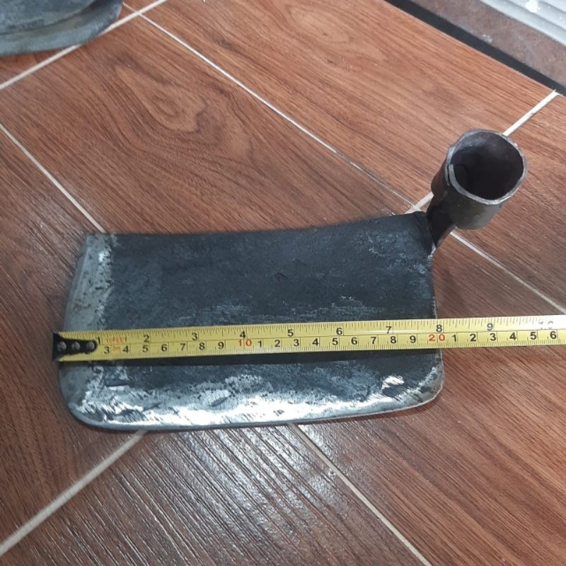 Cangkul kored rumput bahan baja ukuran jumbo,besar