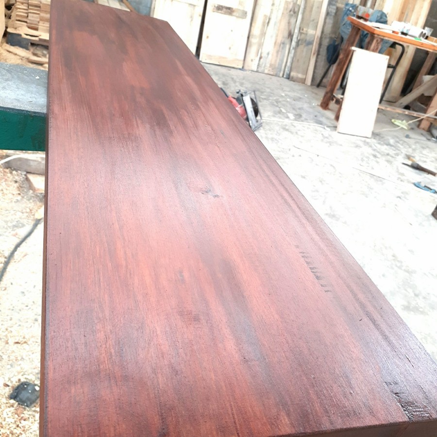 Papan ambalan kayu mahoni sudah finishing