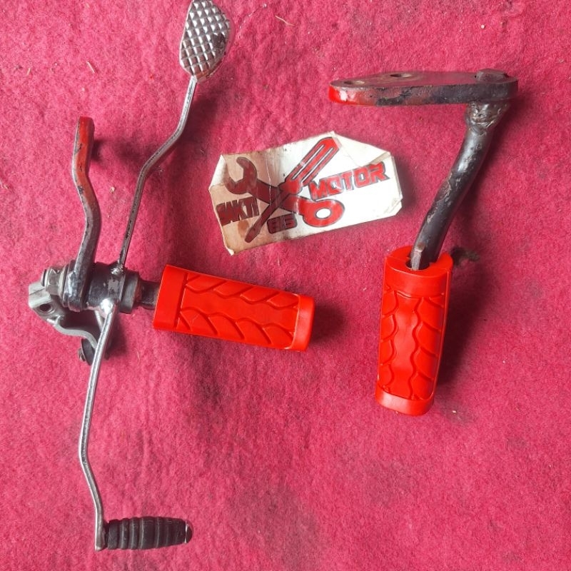 Dudukan footstep depan Suzuki Satria fu original