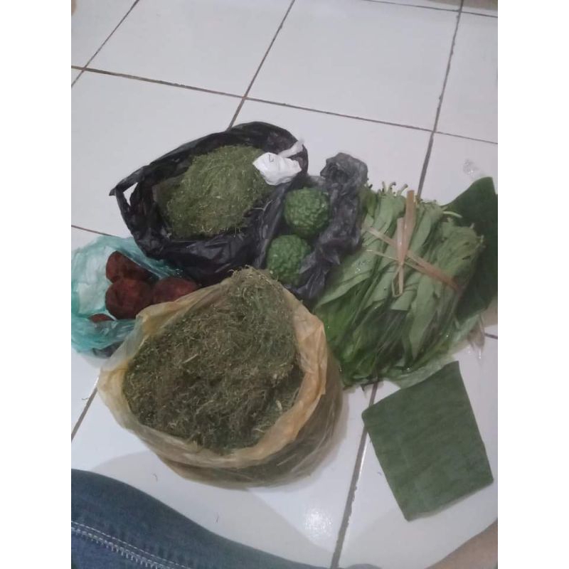 

daun sirih( napuran )