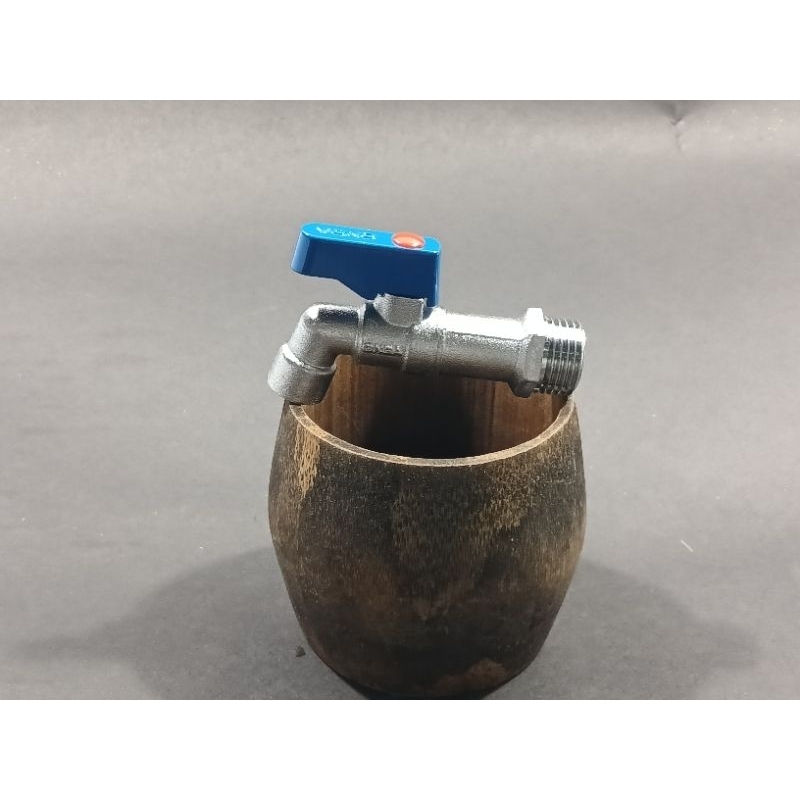 Kran tembok Besi onda ½