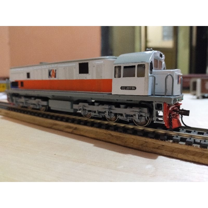 Lokomotif CC 201 KAI DC Analog Skala HO dengan Double Flywheel