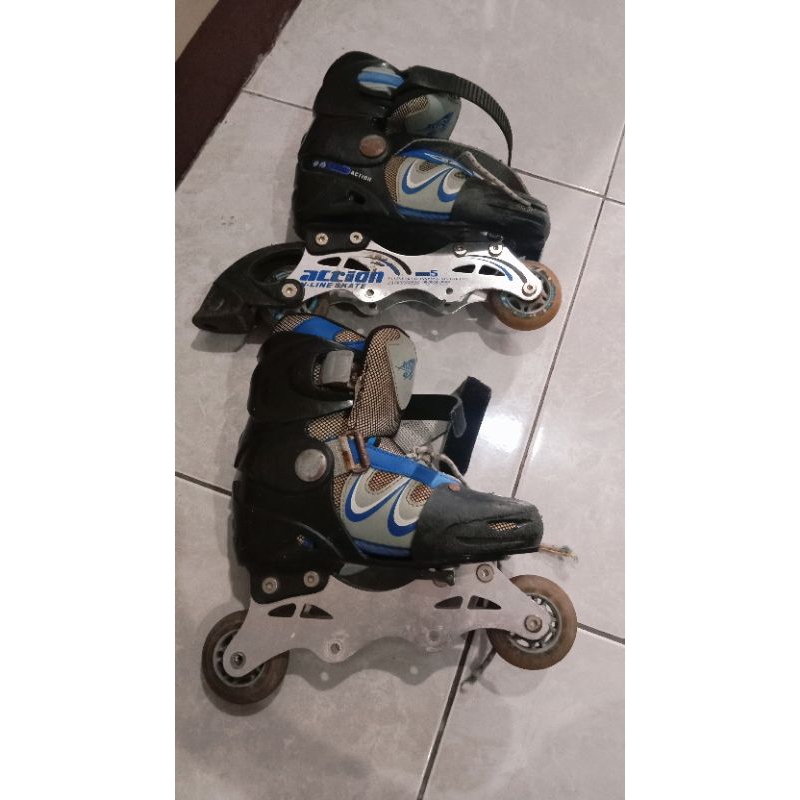 Sepatu roda inline anak BEKAS