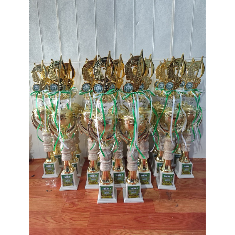 1set piala musik