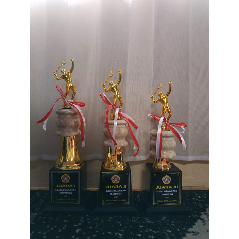 1set piala badminton