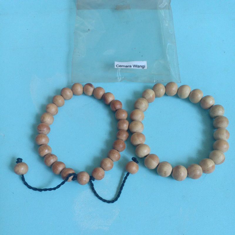 Gelang Cemara Wangi Kayu Langka Dan Bertuah