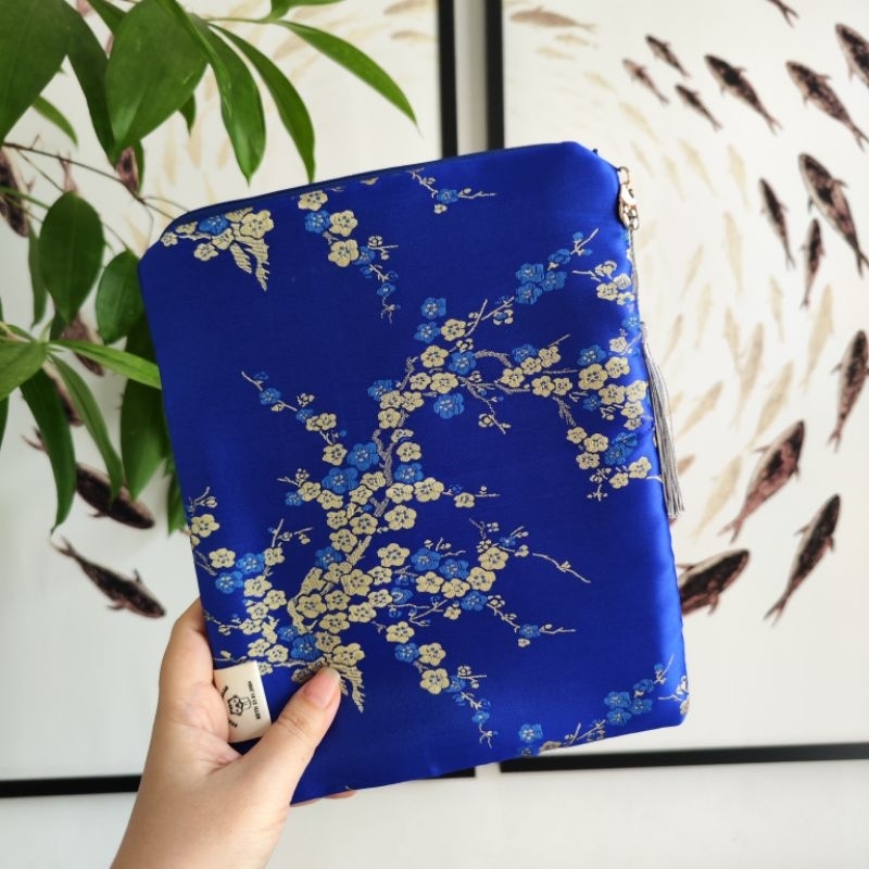 

CNY Booksleeve BLUE