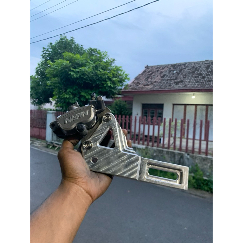breket kaliper belakang supra x125 disc std pnp kaliper nissin samurai 2p