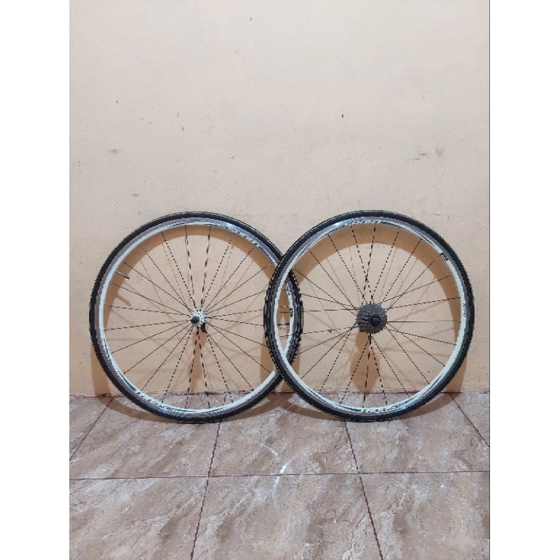 Wheelset Roadbike 8speed 24 hole