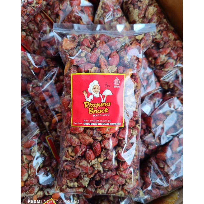 

keripik kulit melinjo pedas-gurih snack cemilan oleh oleh