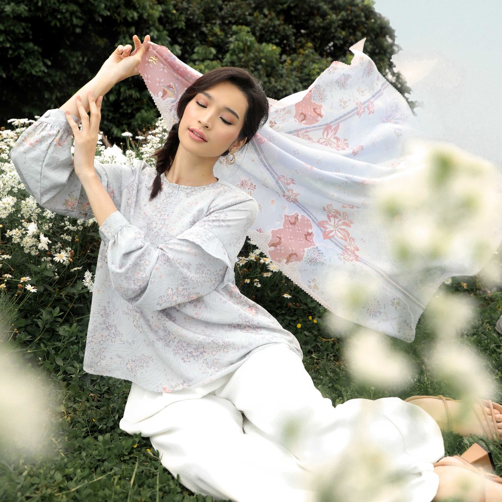 Forget Me Not Series - Puru Kambera Signature Scarf