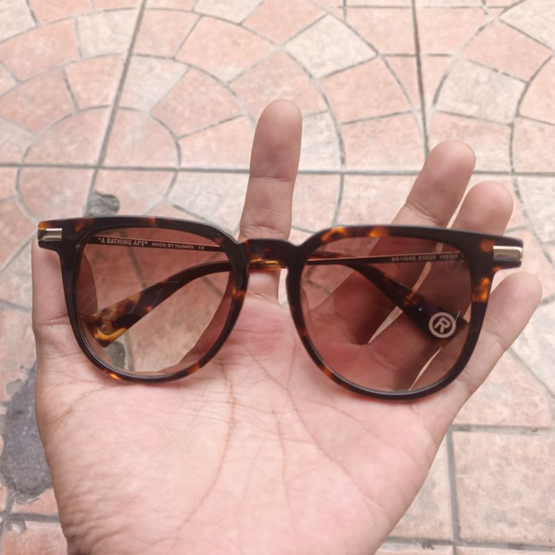kacamata hitam A BATHING APE second