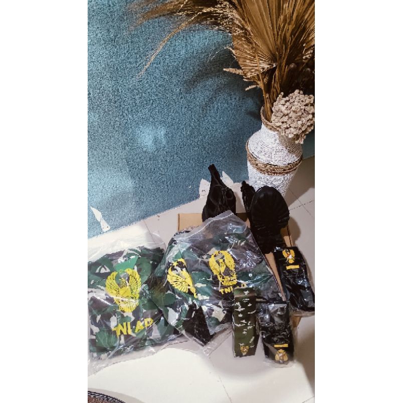 1 set perlengkapan dinas pdl tni