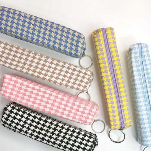 

TEMPAT PENSIL LONTONG MAKE UP POUCH BRUSH MOTIF ZIG ZAG