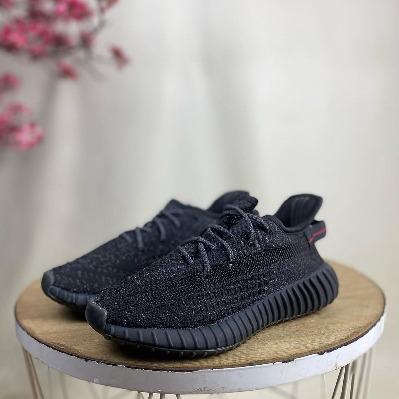 sepatu ADIDAS YEEZY BOOST 350