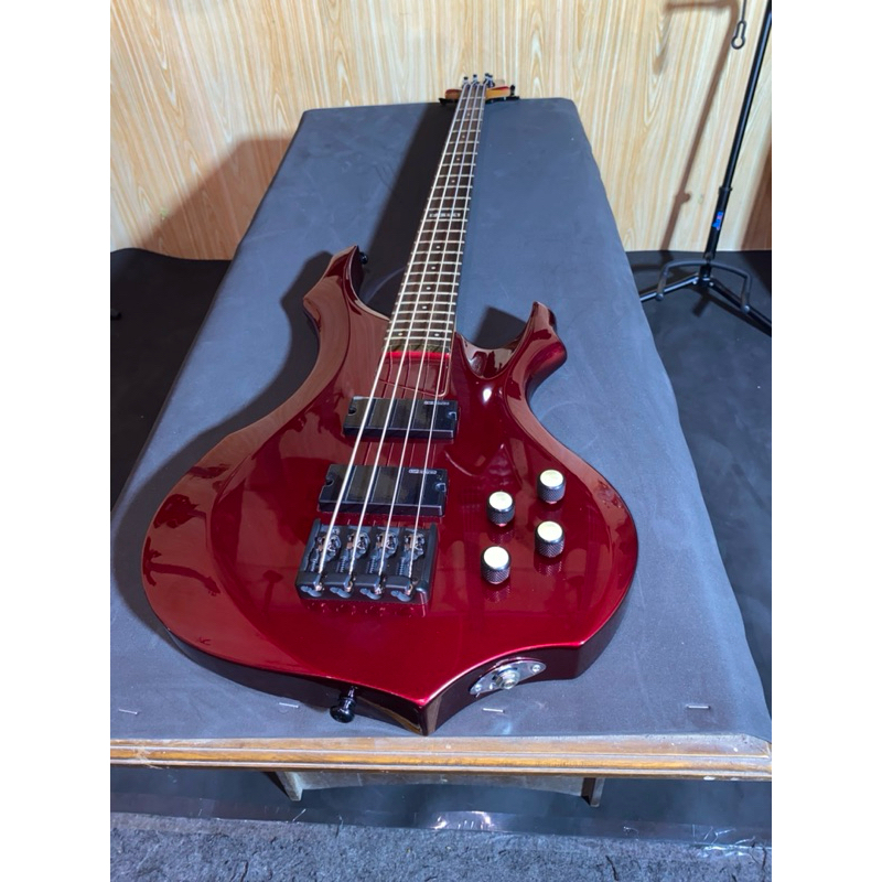 Bass LTD F104 merah Aktip