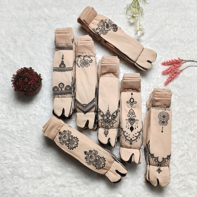 Super Promo 12 Pasang Promo Kaos Kaki Jempol Telapak Hitam Motif Batik  Kaos Kaki Jempol Motif Batik