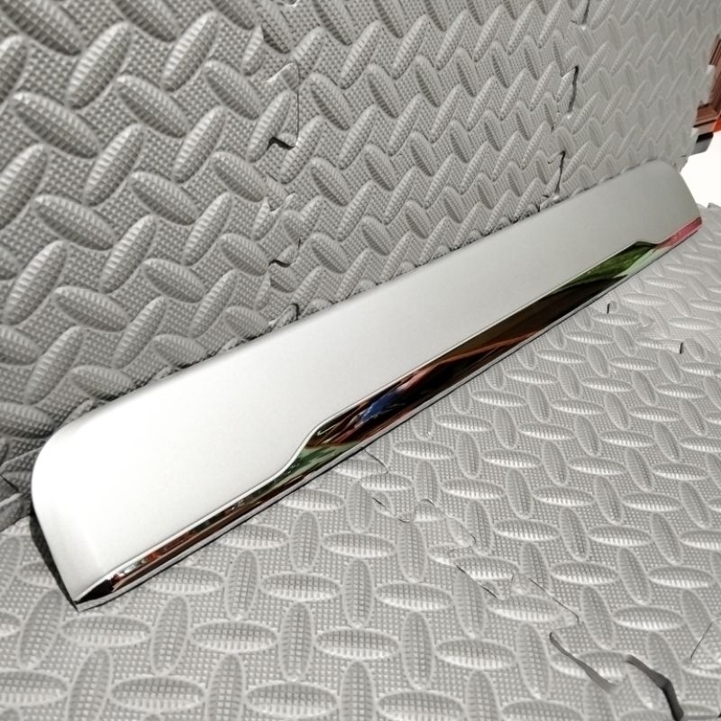 TRUNK LID COVER BODI ATAS PLAT NOMOR BAGASI BELAKANG MOBIL APV LAMA ORIGINAL