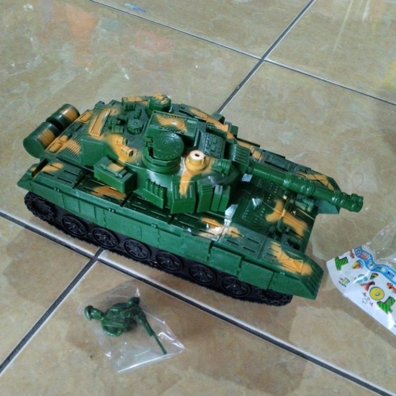oketoys mainan tank plastik toy IM tank baja tank tempur