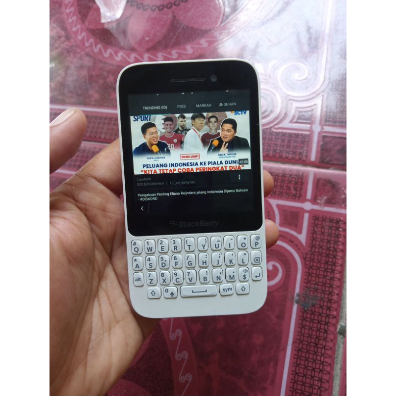 Blackberry Q5 normal BB Q5