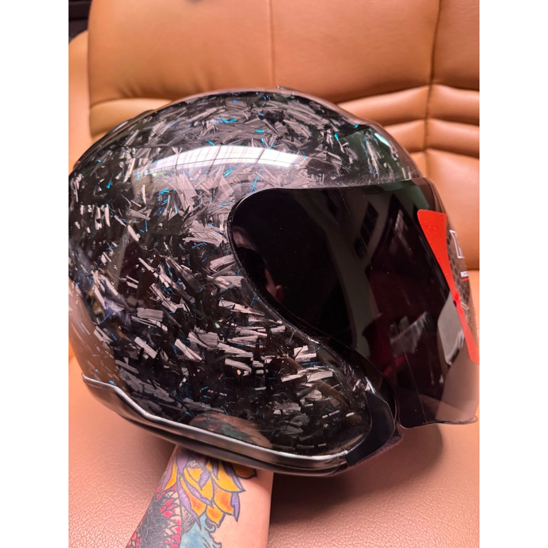 Helm half face KYT Kyoto carbon forged biru