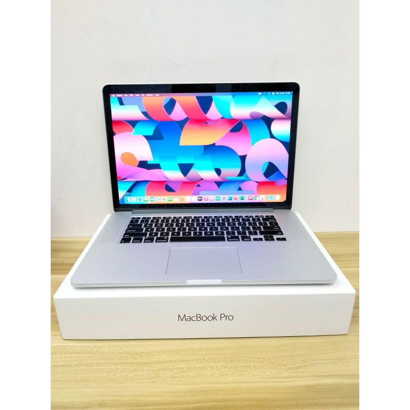 MacBook pro retina 2015 i7 ram 16/SSD 256gb 15 inch