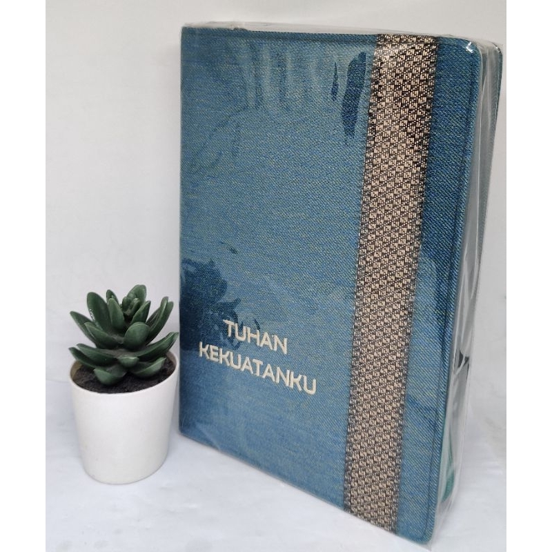 

SAMPUL ALKITAB MANULA TUHAN KEKUATANKU