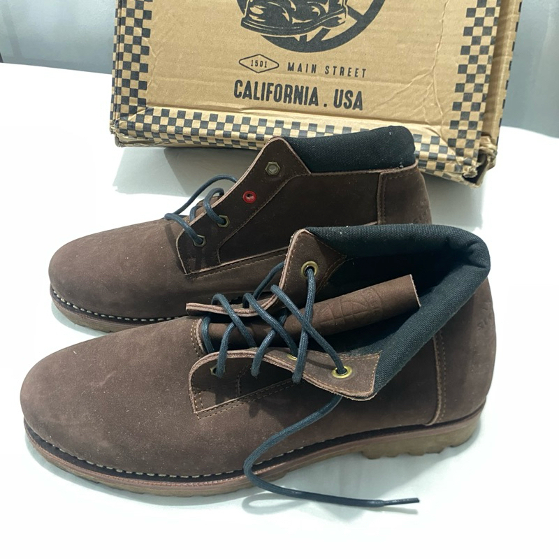 insight sepatu kulit asli cowok size 41 dan 45