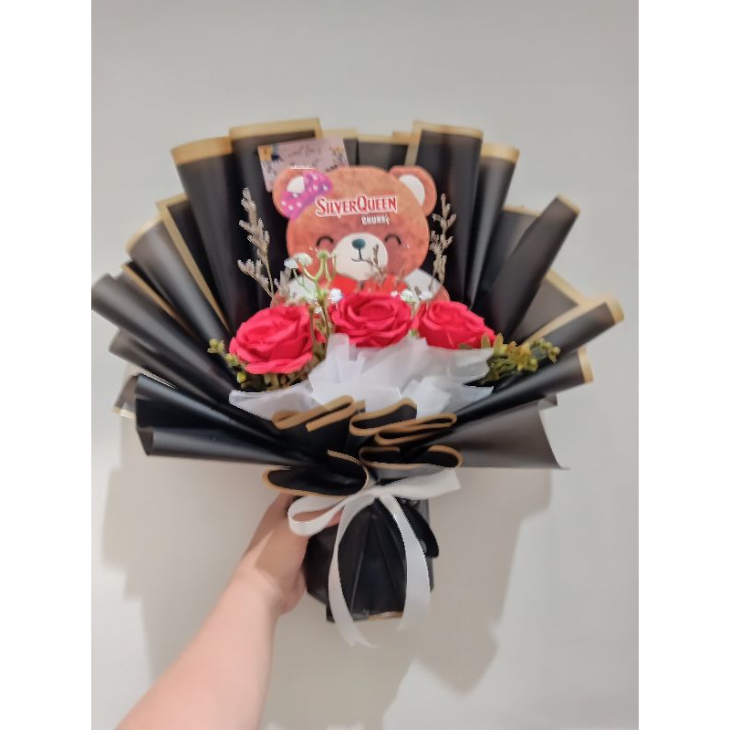 

B.BISKITOP - BUKET SILVERQUEEN TEDDY BEAR BUKET SNACK MURAH TANGERANG EDISI VALENTINE
