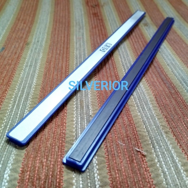 

2 Batang Magnet Panjang Penempel Kertas Dokumen DLL 30cm