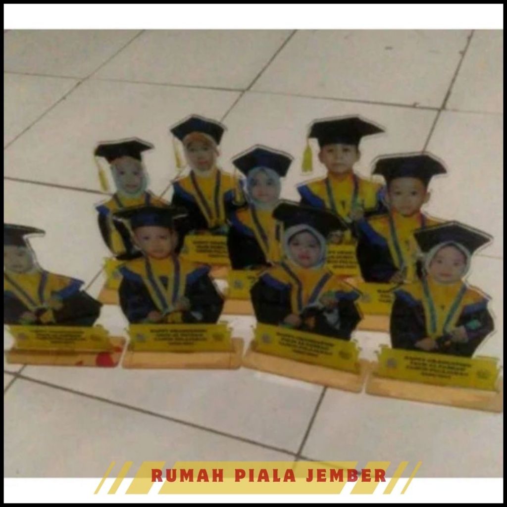 Piala wisuda TK Akrilik