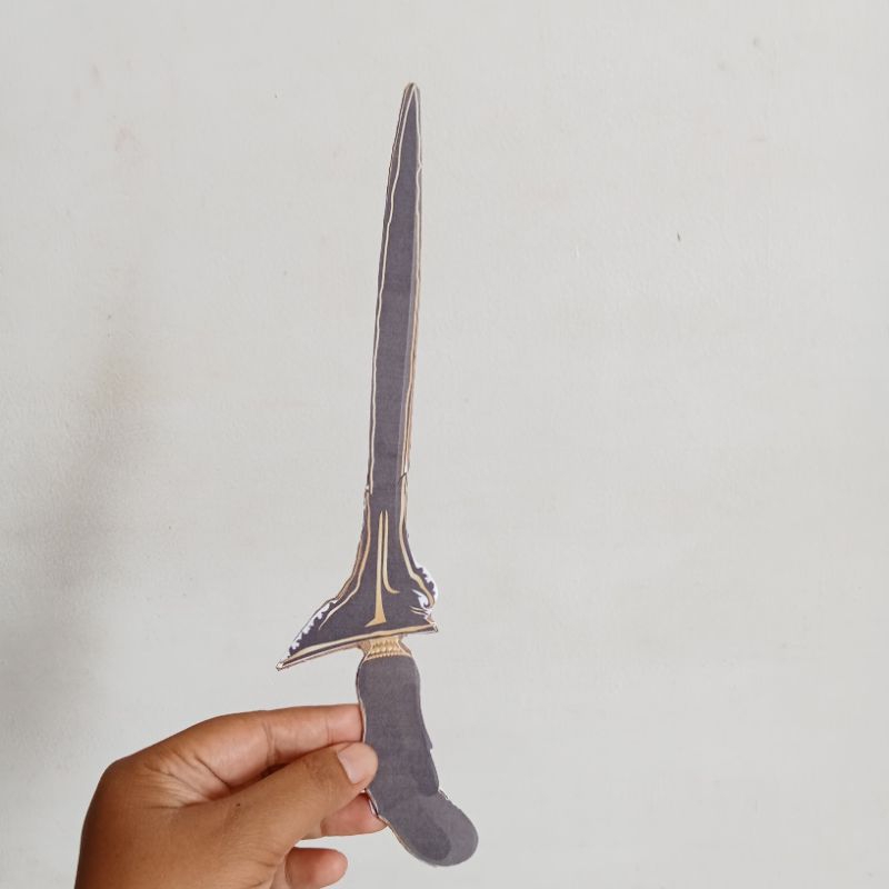

Replika Senjata ( pistol kardus , pedang kardus , keris kardus)
