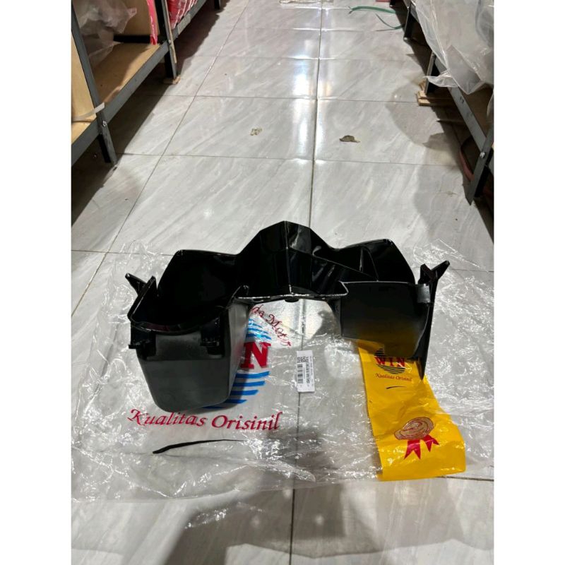 WIN Laci Depan Cover Dasbor Dalam Legshield Dalam Vario 125 Old (KZR)