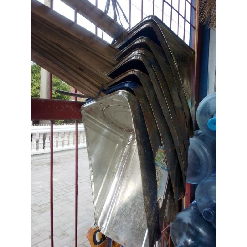 serok sampah bahan kaleng