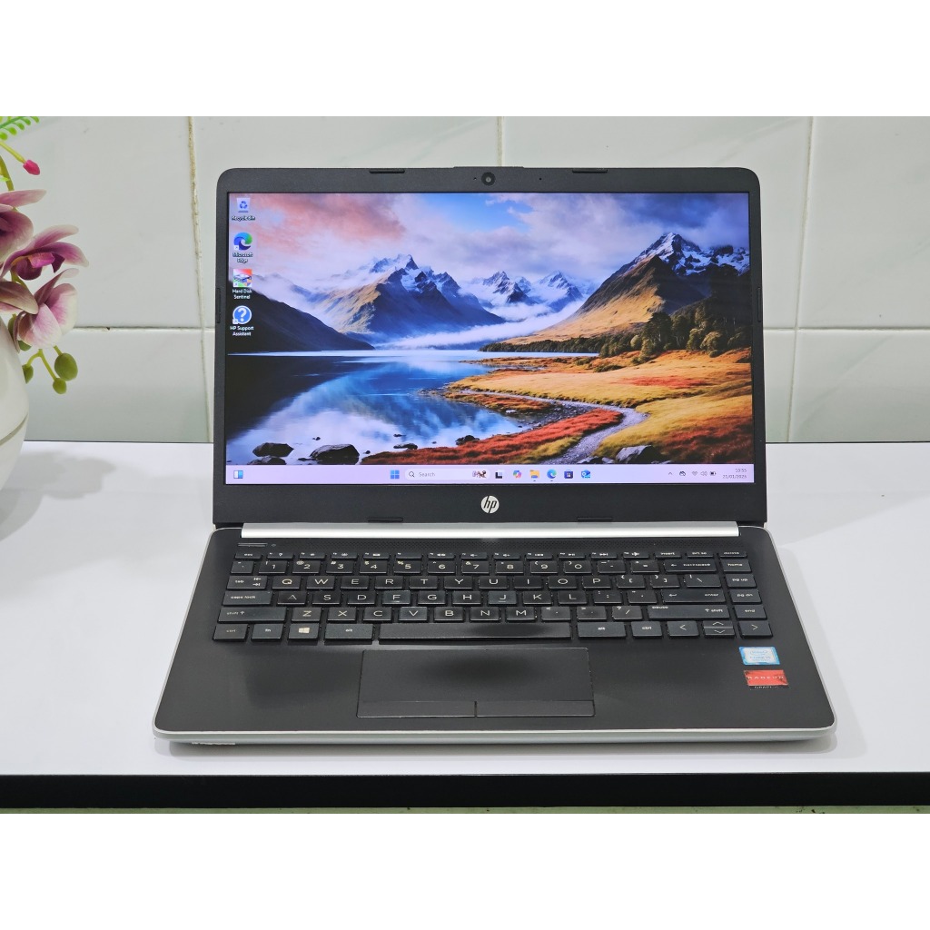 HP Laptop 14s Core i5 Gen 8 Ram 8 GB SSD dan HDD Dual graphic slim premium laptop