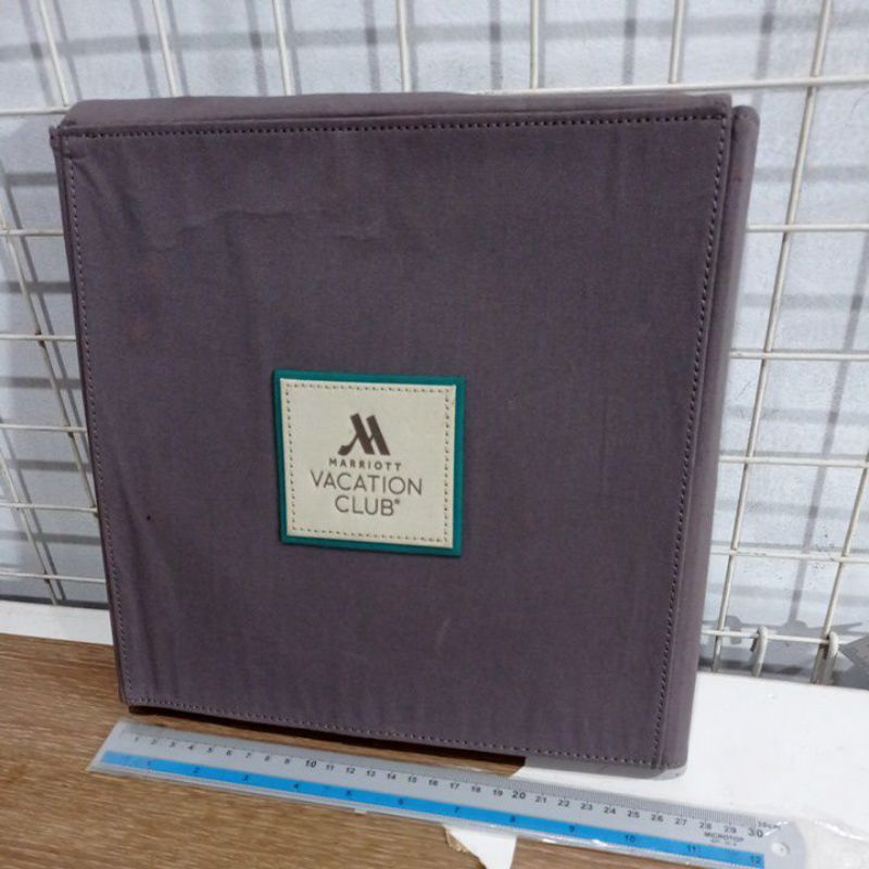 

Marriott VACATION CLUB pocket - preloved - 2.8x25.5x25.5cm