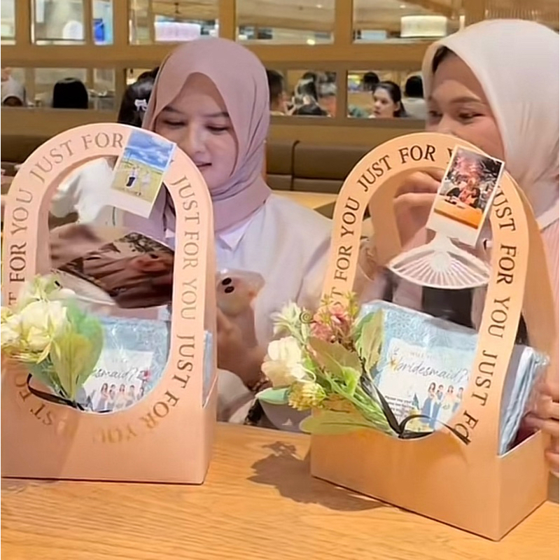 

Kotak Just For You / Flower Box / Box Bunga / Paper Bag Korean Just For You / Paper Bag Bridesmaid